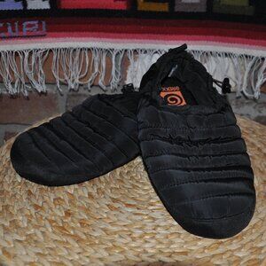 BREKKA Quilted Puffer Slippers Slip-on Unisex Black Size Medium